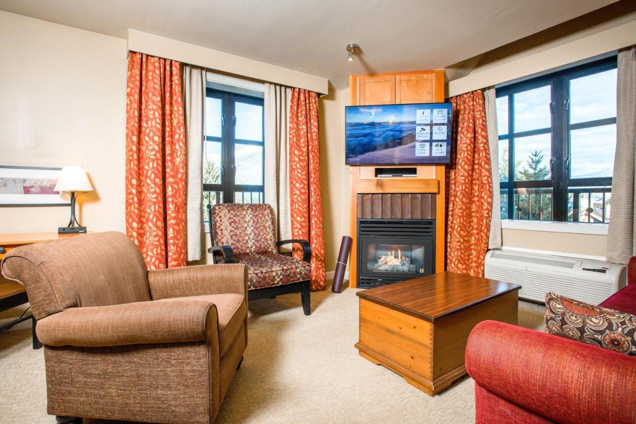 Sundial Hotel Whistler Exterior photo