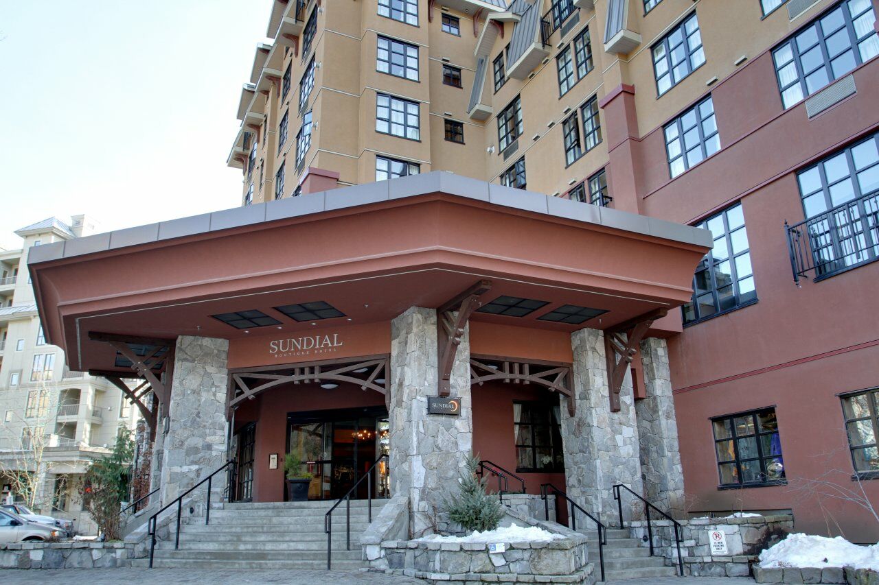 Sundial Hotel Whistler Exterior photo